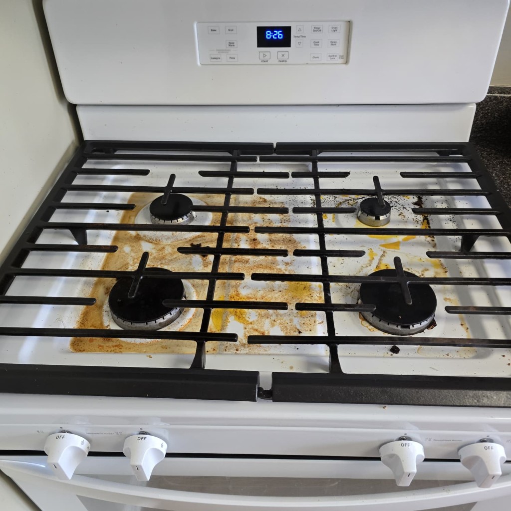 Grease-free, gleaming stovetops — before cleaning