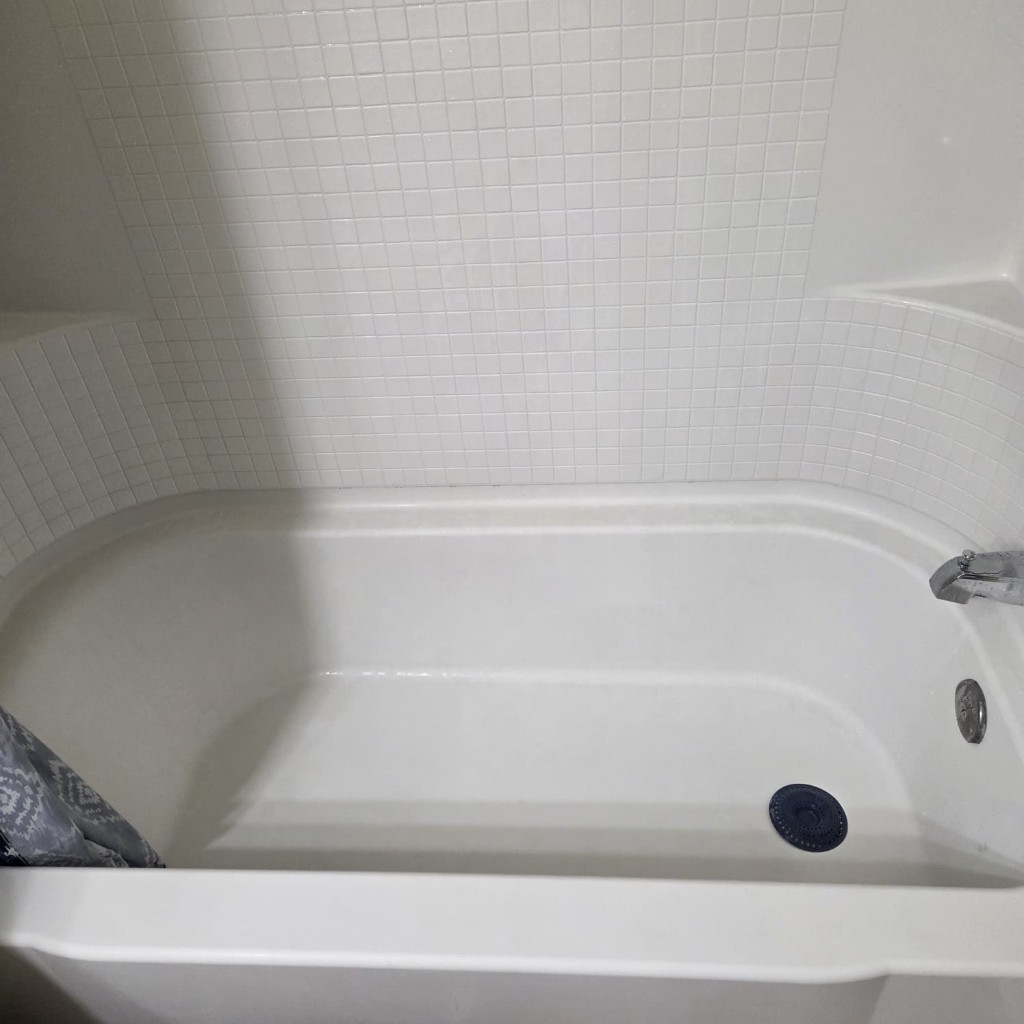 Sparkling, scrubbed bathtubs — after cleaning