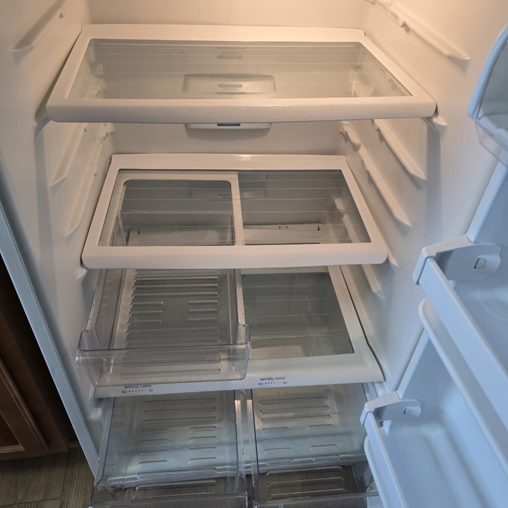 Deep-cleaned, odor-free fridges — after cleaning